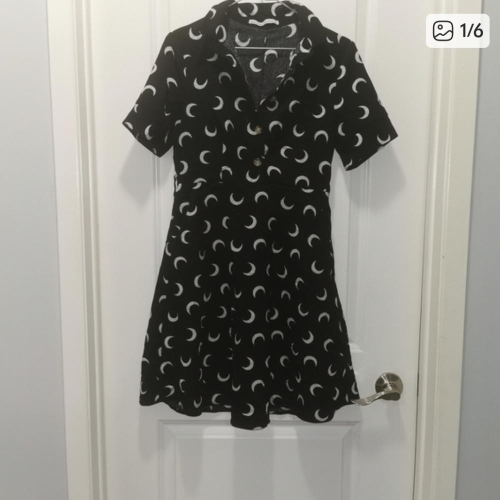 Stylish Black and White Mini Dress Cresent Moon, it has pockets. - Picture 7 of 7